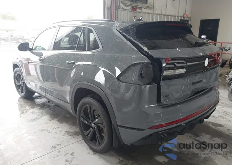 2025 Volkswagen Atlas Cross Sport 2.0T Sel R-Line Black z USA, uszkodzony, nr VIN 1V2AE2CA7SC207409